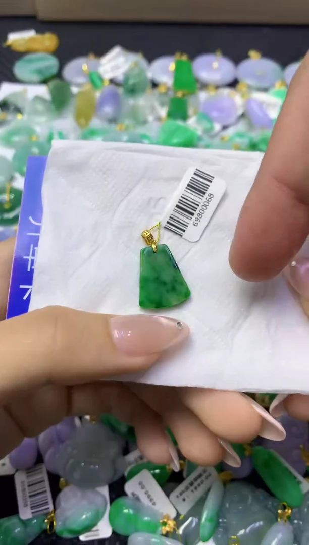 颈饰未镶嵌翡翠天然缅甸翡翠A货