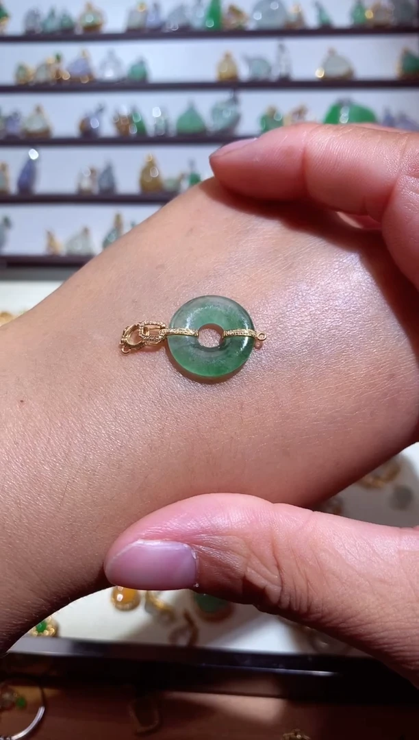 吊坠(不含链)18K金镶嵌翡翠鱼?1111111