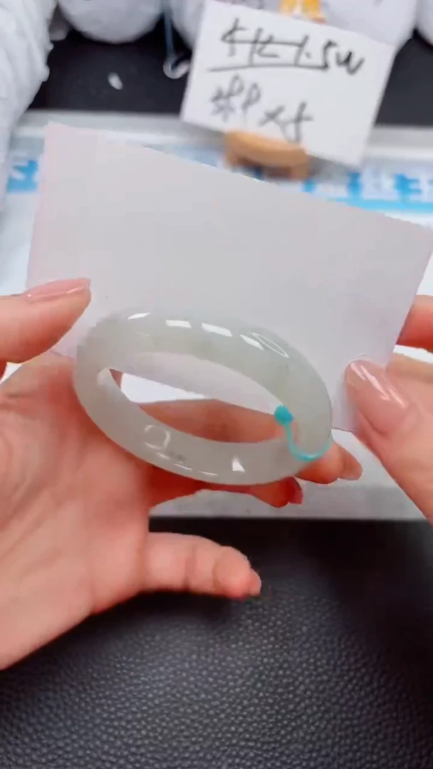 【闪购商品】石英质玉手镯未镶嵌258