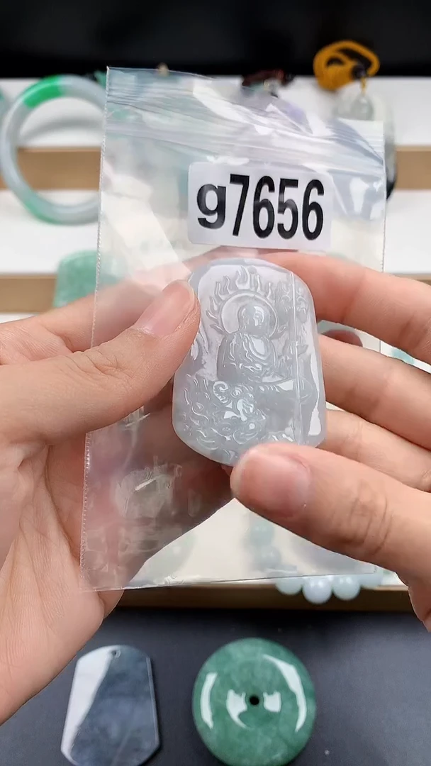 颈饰未镶嵌翡翠天然翡翠吊坠挂件