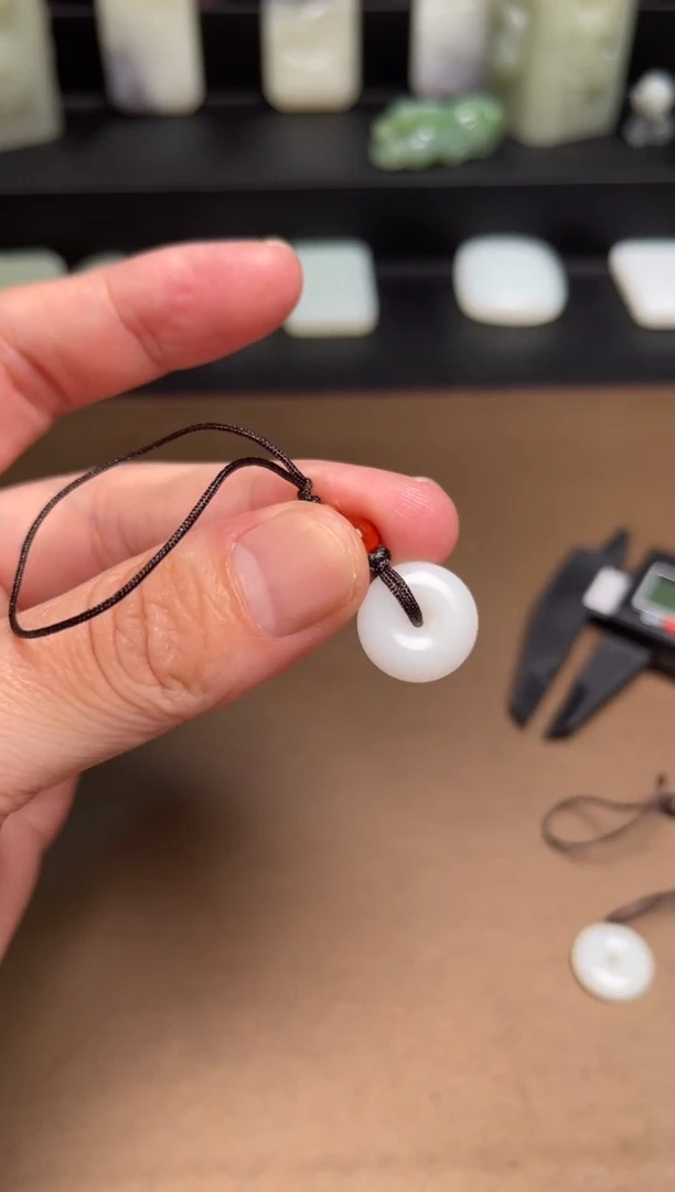 和田玉未镶嵌颈饰1