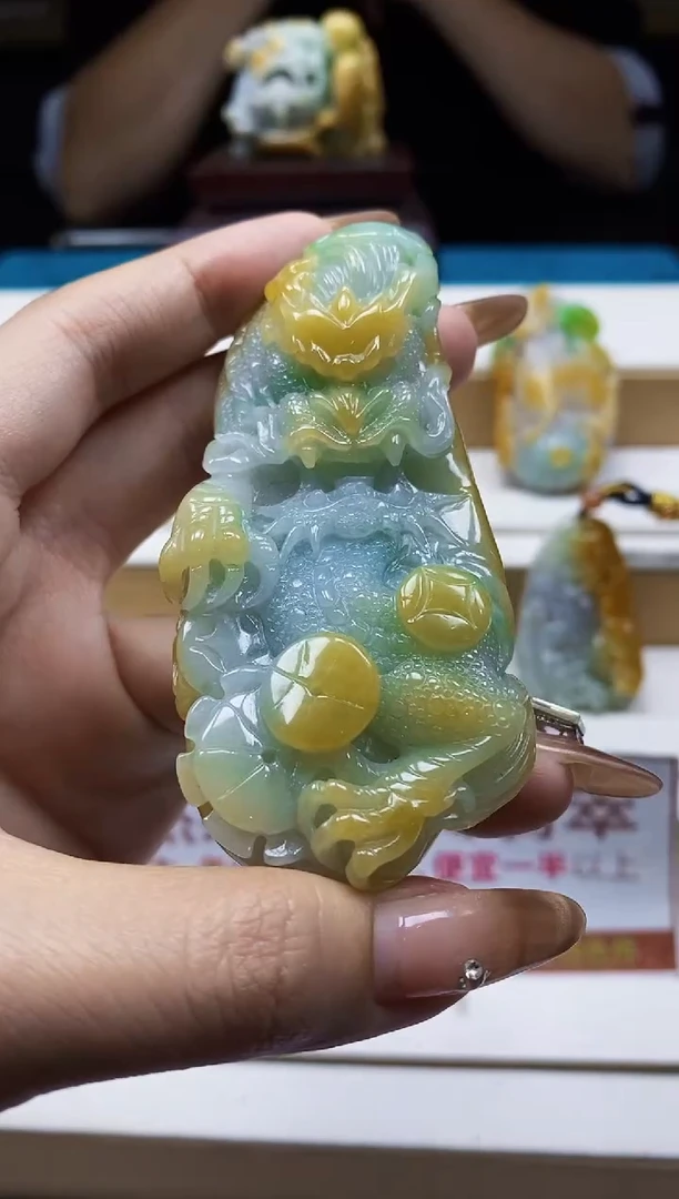 颈饰未镶嵌翡翠1