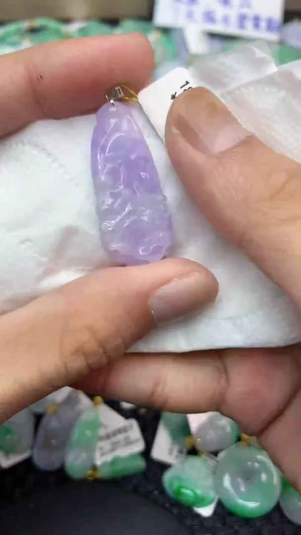 翡翠18K金镶嵌颈饰1111111