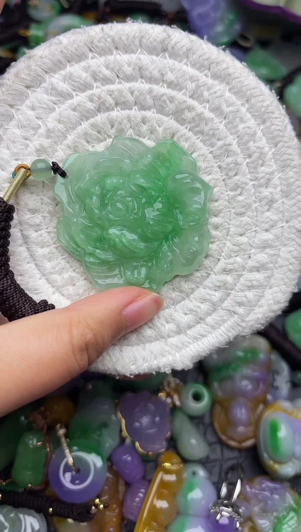 颈饰未镶嵌翡翠缅甸翡翠吊坠