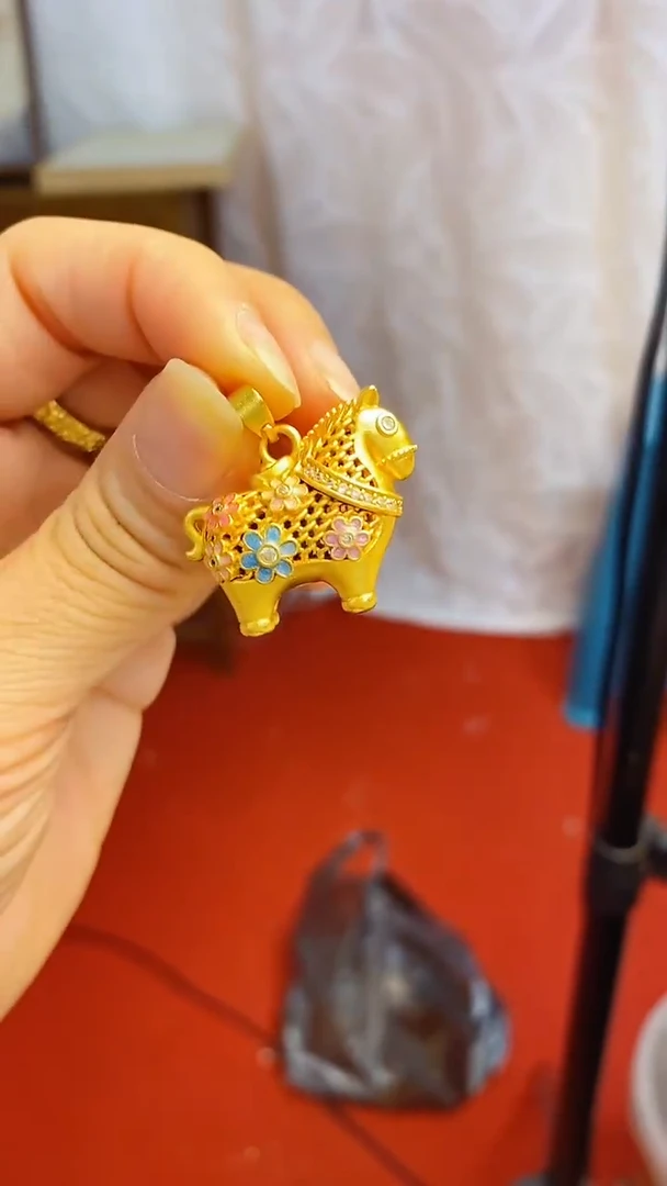 合金无009镂空马吊坠