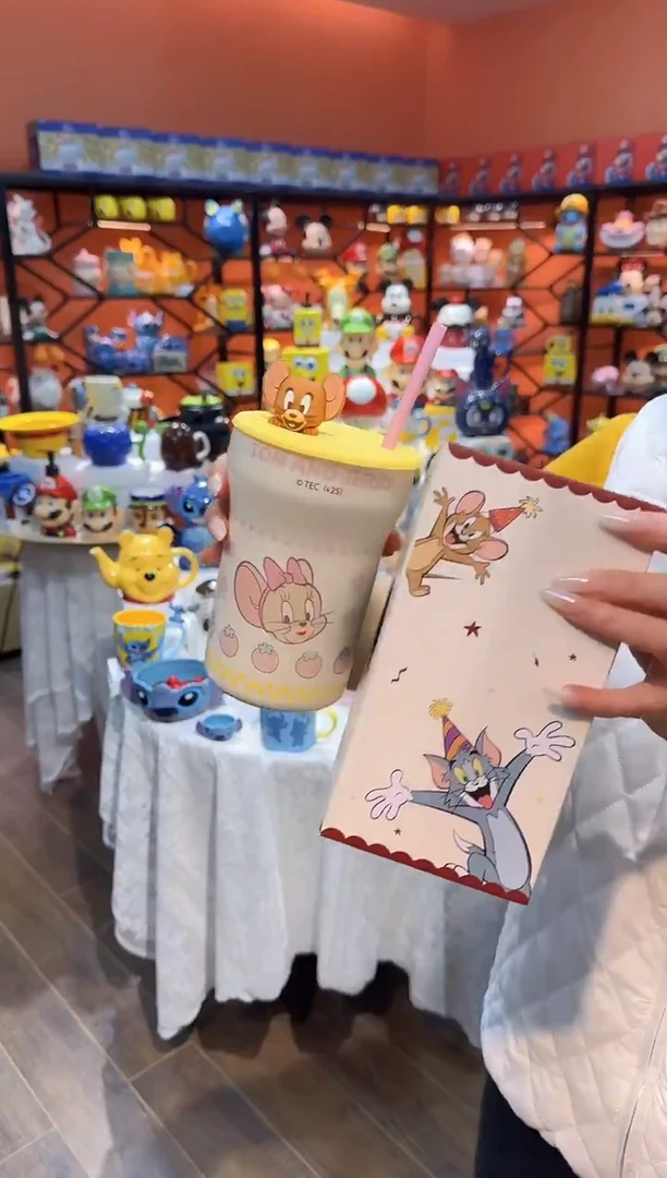 瓷片@@猫和老鼠黄色带盖陶瓷吸管杯