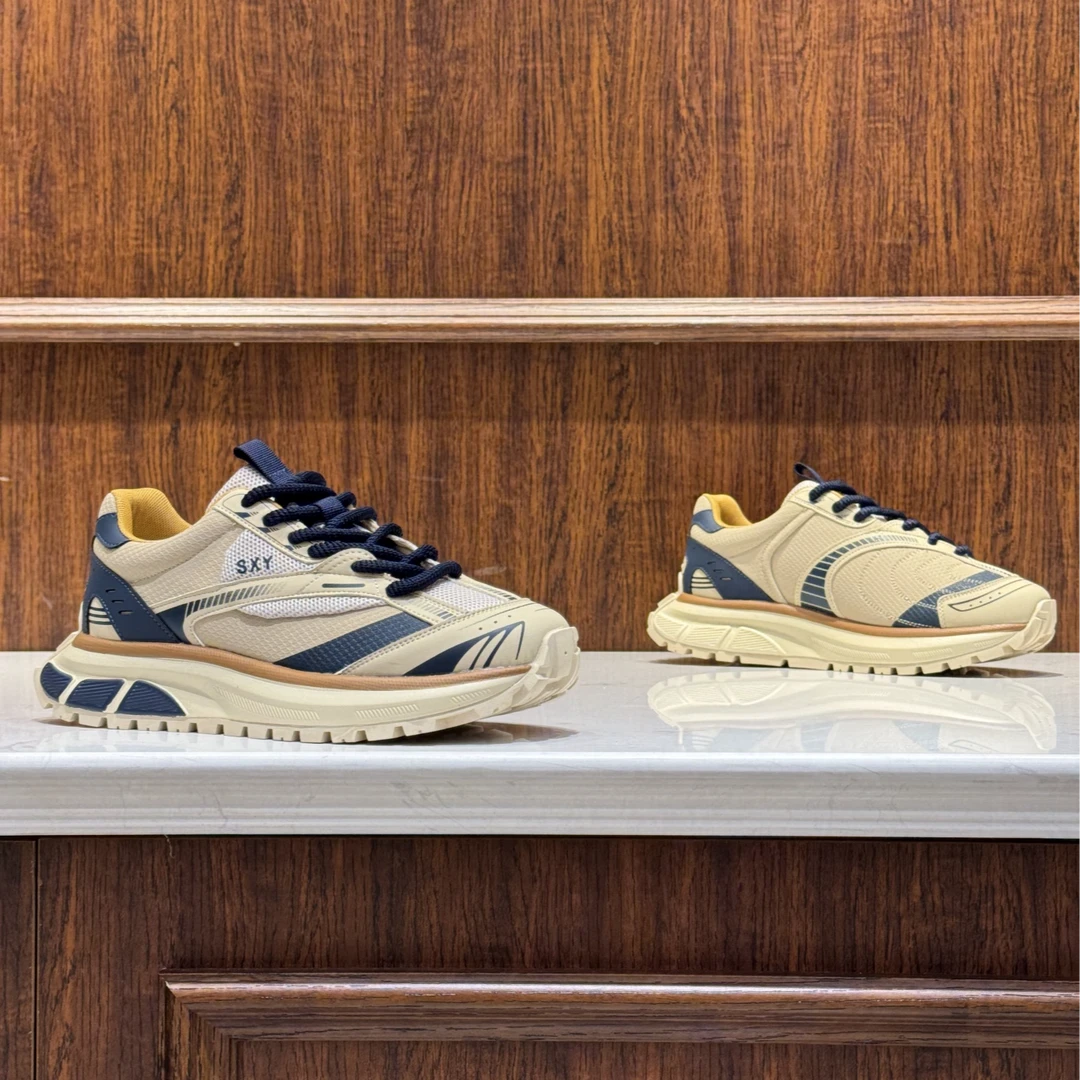 2025秋季新款舒适轻奢高端厚底增高耐磨休闲男鞋（偏大一码）