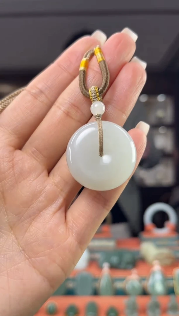 颈饰未镶嵌和田玉佩佩30mm左右