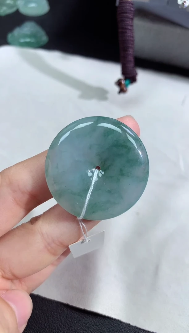 颈饰未镶嵌翡翠冰种飘花平安扣