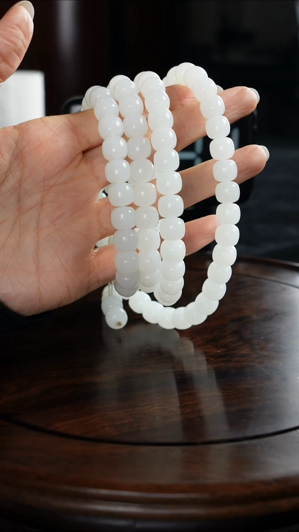 颈饰未镶嵌和田玉c****5和田玉手串