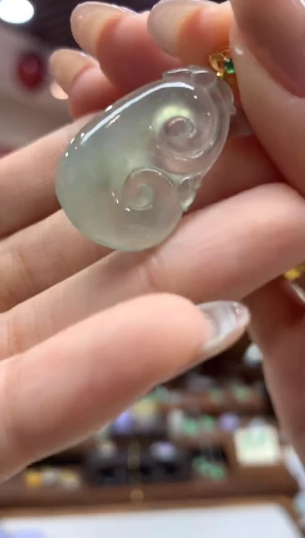 【闪购商品】翡翠吊坠(不含链)18K金镶嵌如意