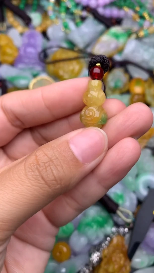 颈饰未镶嵌翡翠缅甸翡翠吊坠