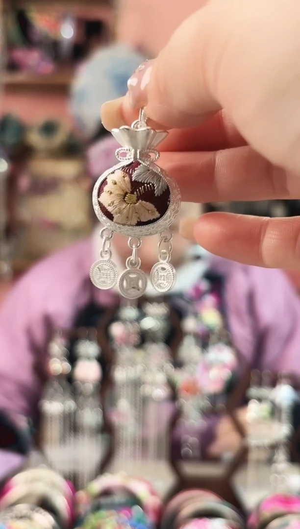 艺枝独绣手工饰品572