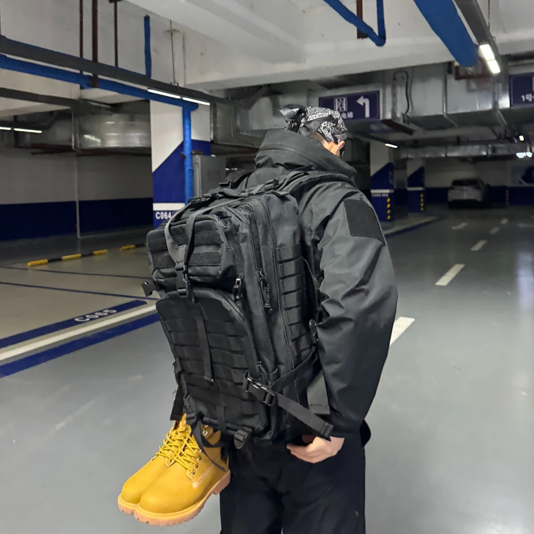 洪合万道/轻装战术背包 气垫背带 户外运动徒步 45L 防泼水牛津布