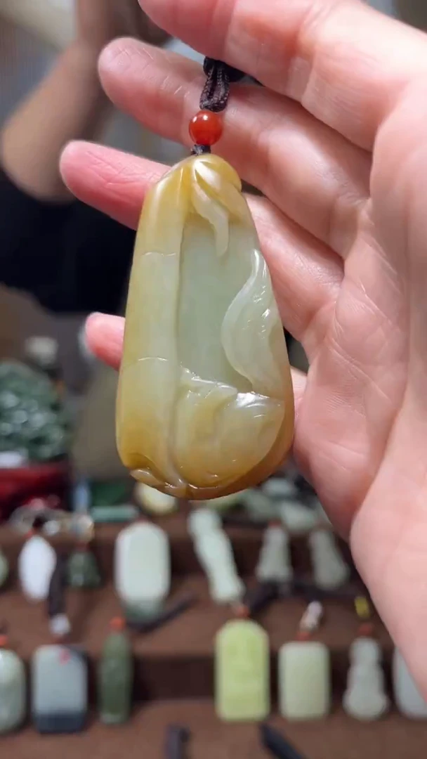 颈饰未镶嵌和田玉·