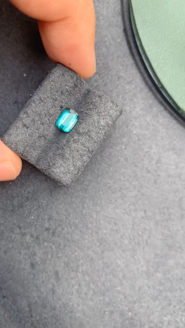 裸石未镶嵌碧玺1ct碧玺