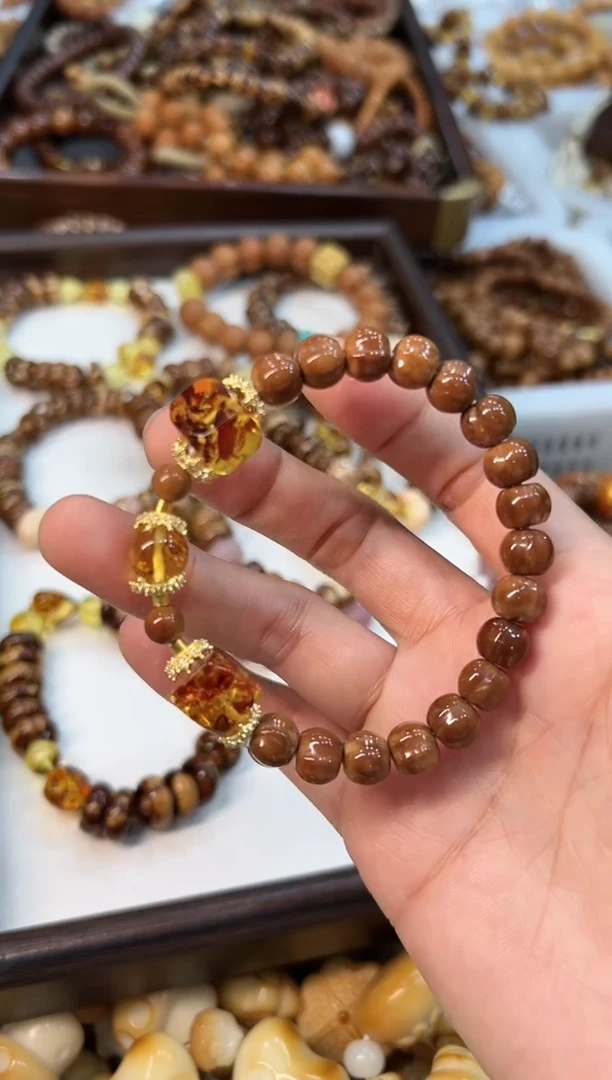 琥珀吊坠(赠链)未镶嵌库克卡8mm鲨鱼背【特级精挑】【琥珀】单圈