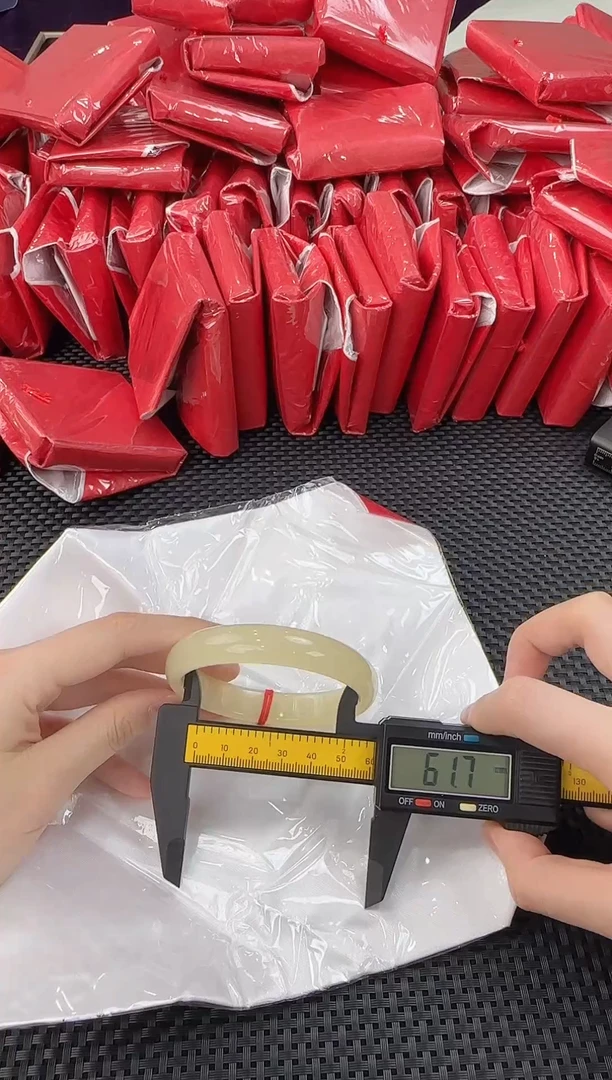 未镶嵌手镯石英质玉手镯圈口62