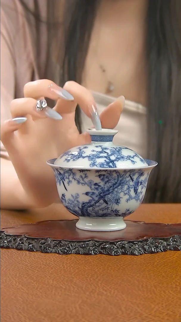 景德镇手工青花喜上眉梢盖碗