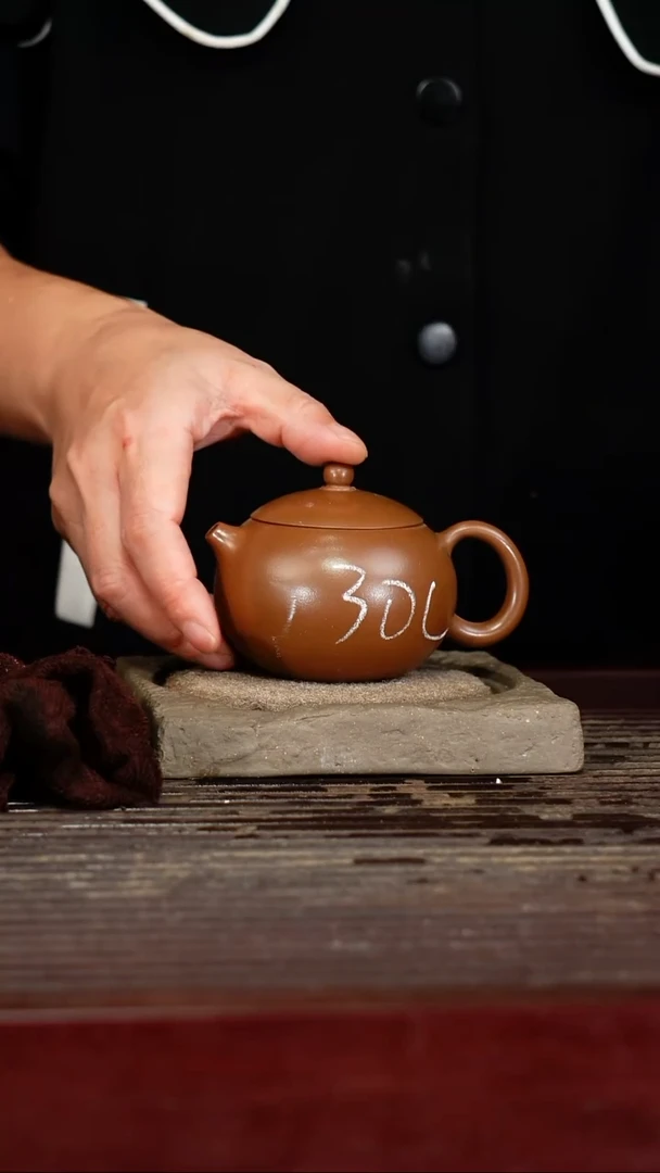 宜兴原矿紫砂壶茶壶宜兴原矿紫砂壶茶壶130C