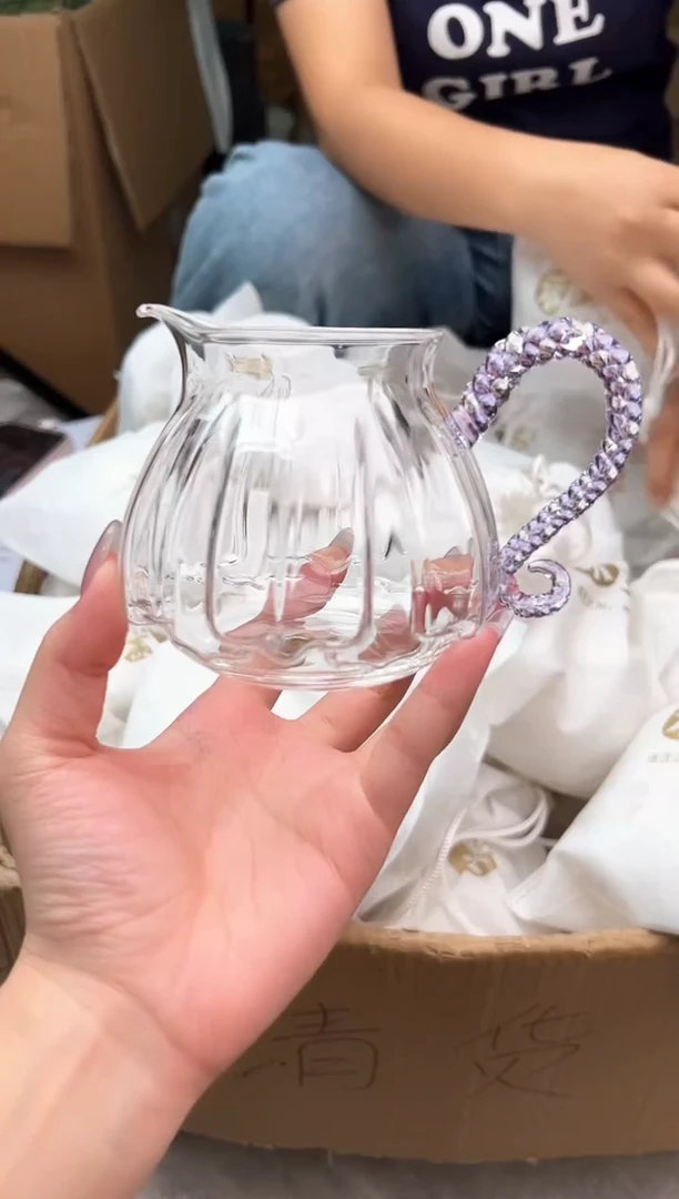 禾墨清莲浅紫色