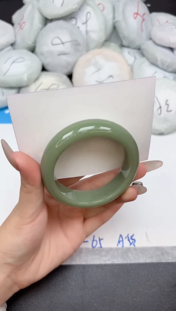 未镶嵌手镯石英质玉122-56.2