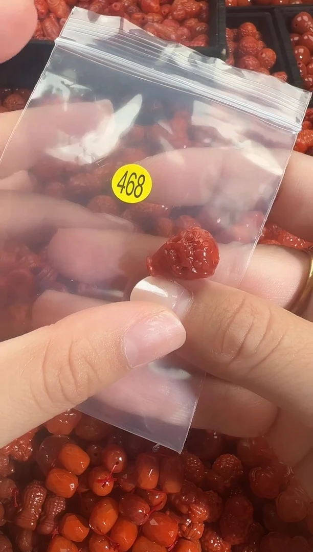 颈饰未镶嵌南红玛瑙1