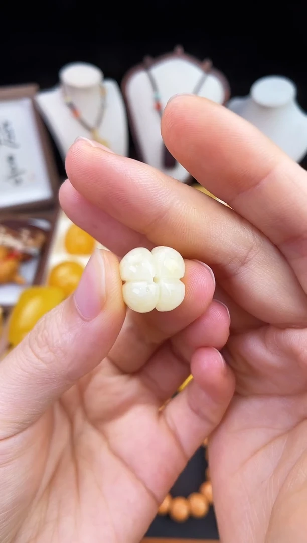 琥珀未镶嵌珠宝奇石柒月