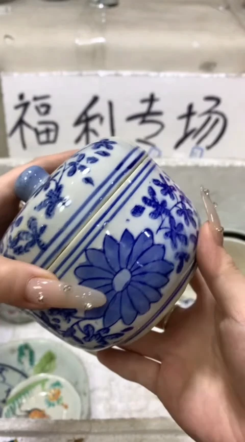 陶瓷唐****师1个青花罐