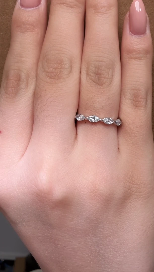 18K金镶嵌实验室培育钻石@@戒指白马眼10分满圈13