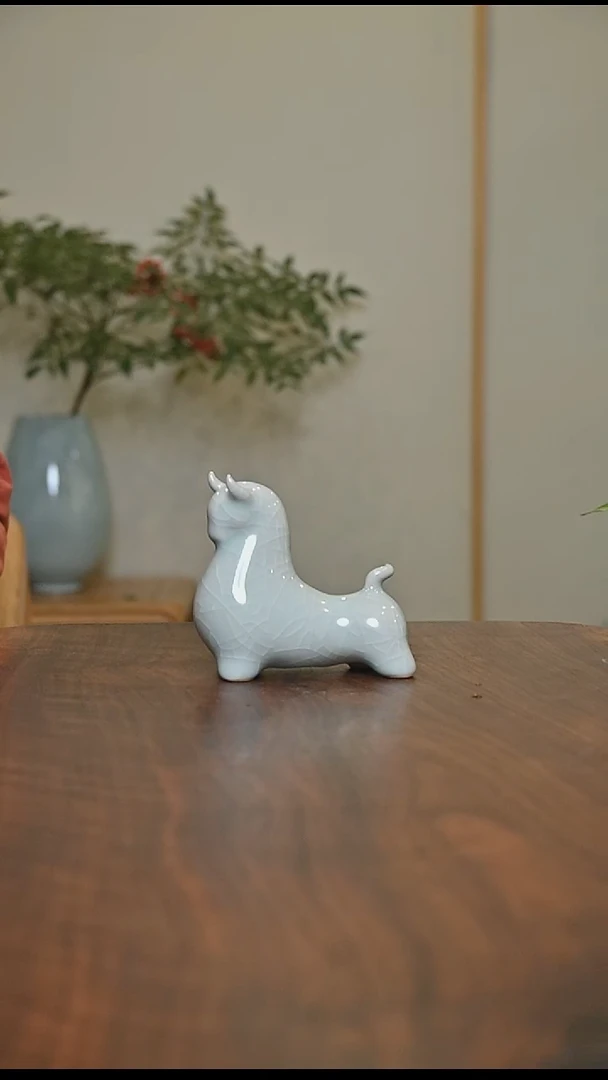 小福牛 粉青釉 微瑕 无款