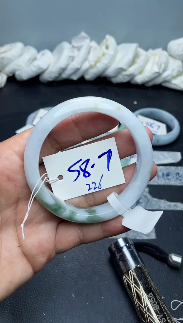 未镶嵌手镯翡翠226