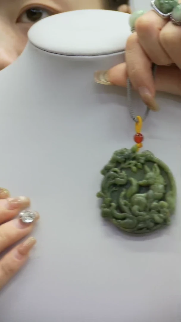 【闪购商品】蛇纹石玉颈饰未镶嵌九尾