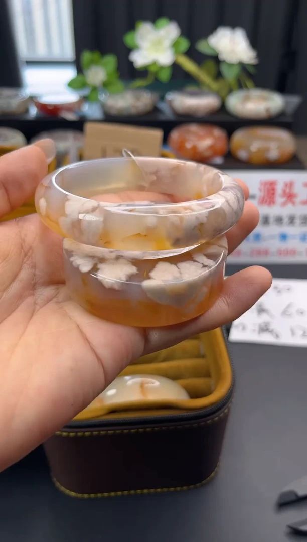 未镶嵌手镯石英质玉赠送镯心（60圈口）