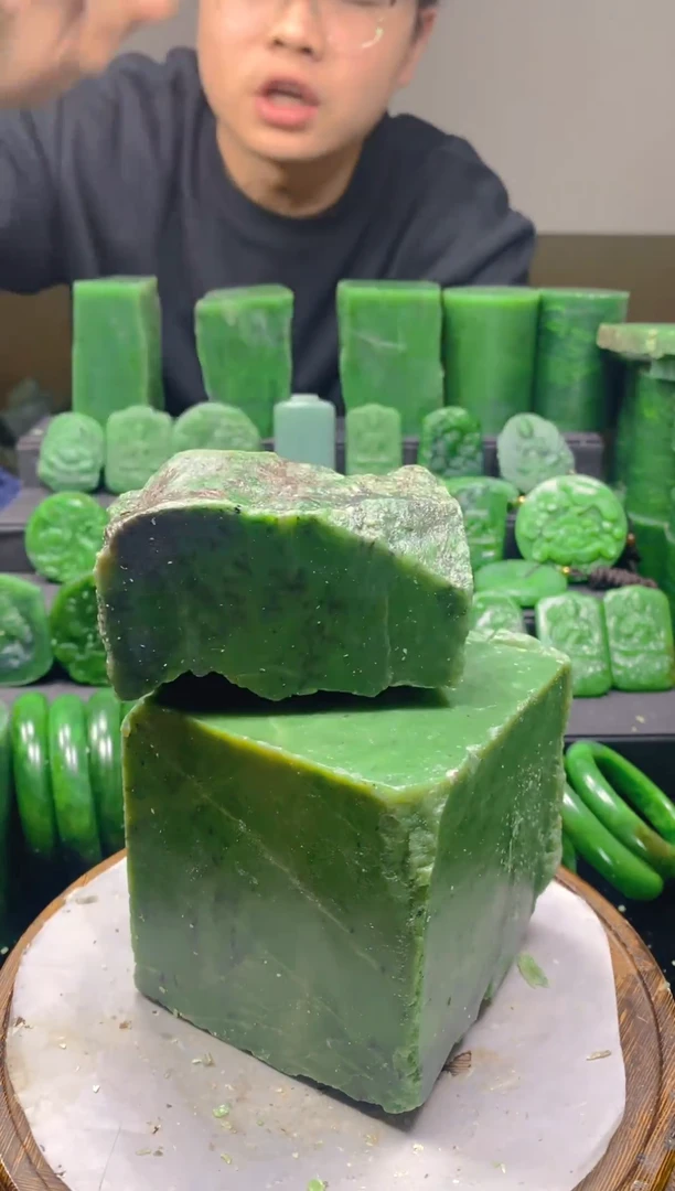 未镶嵌和田玉（碧玉）珠宝半成品1