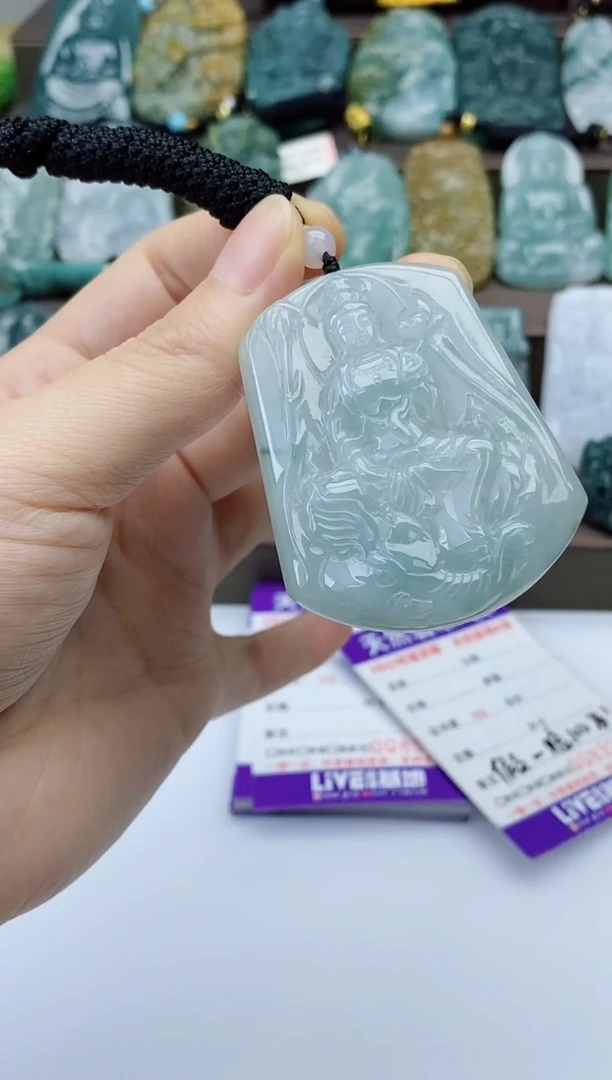 翡翠未镶嵌颈饰