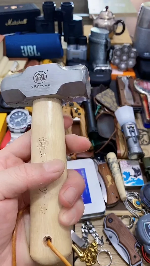 瓷片闪购商品  如图所示