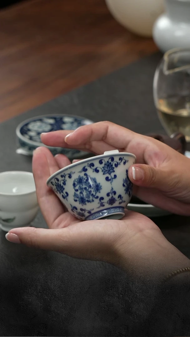 杯子三更有梦|繁色柴窑  青花团菊杯