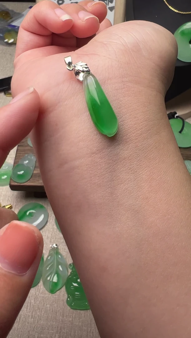 未镶嵌挂件翡翠所见即所得，一图一物