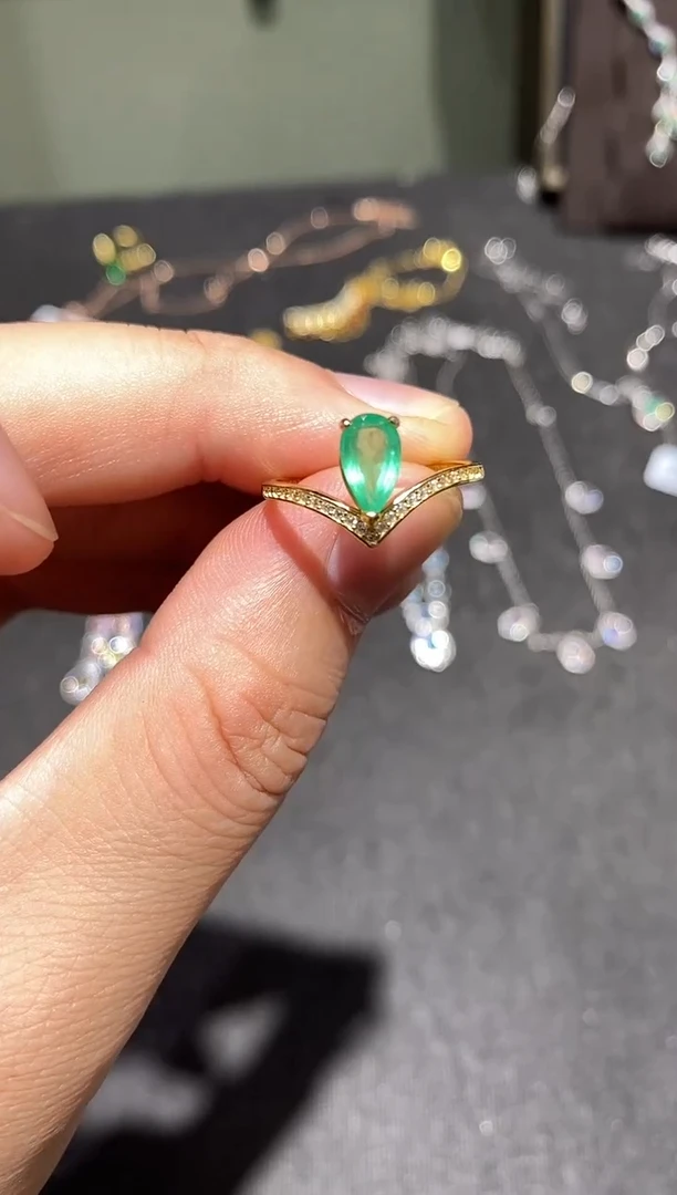 银S925镶嵌戒指祖母绿戒指