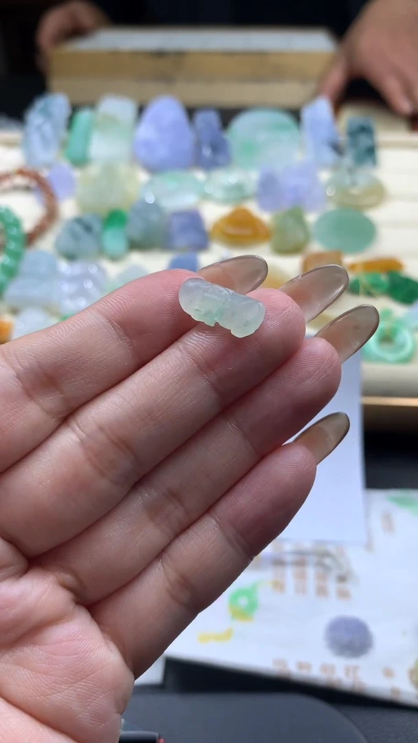 【闪购商品】定制翡翠未镶嵌翡翠