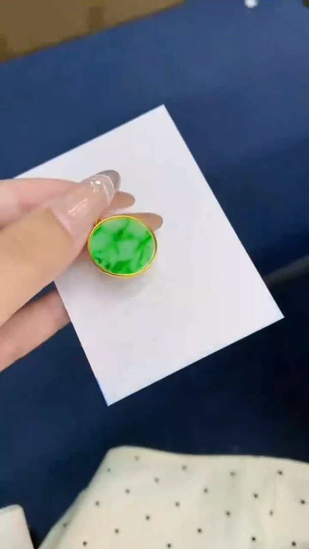 颈饰未镶嵌翡翠1