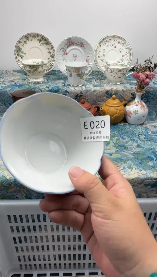 瓷片小*候           E020