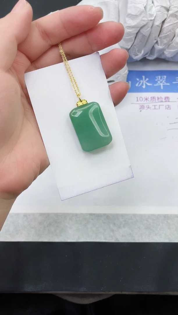 【闪购商品】石英质玉手镯未镶嵌无事牌