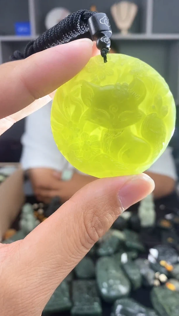 和田玉未镶嵌颈饰1