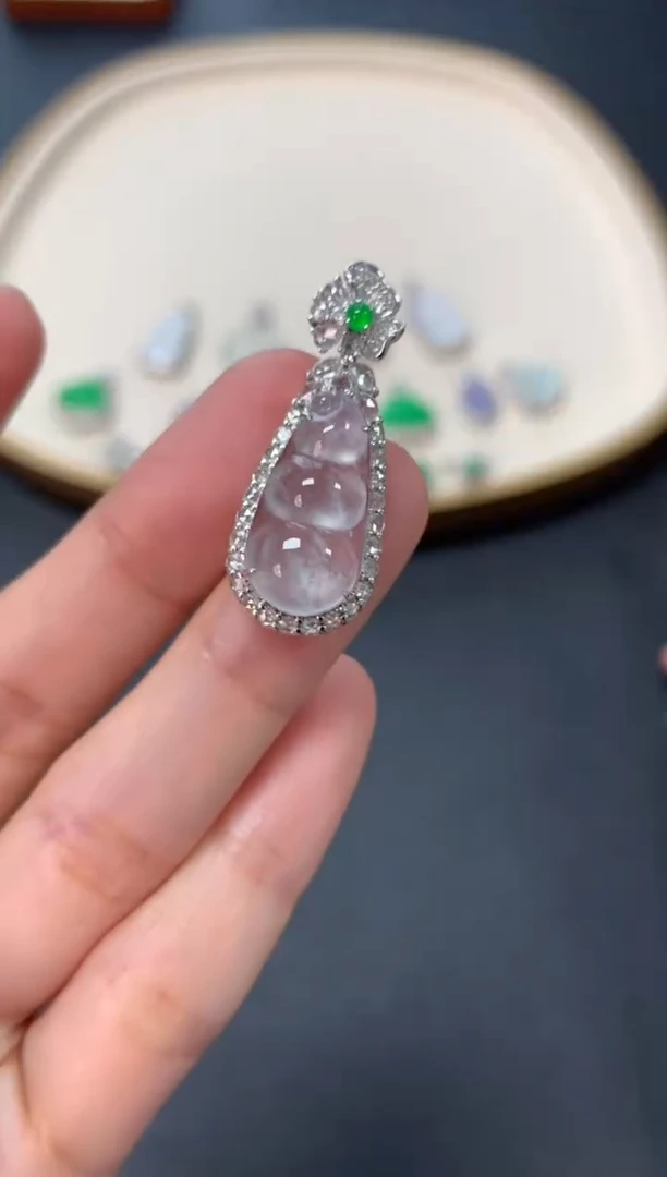 【闪购商品】翡翠吊坠(不含链)18K金镶嵌15000