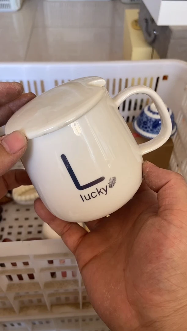 杯无运费险有瑕疵的摄影的产品有使用过的痕迹有点脏介意勿拍