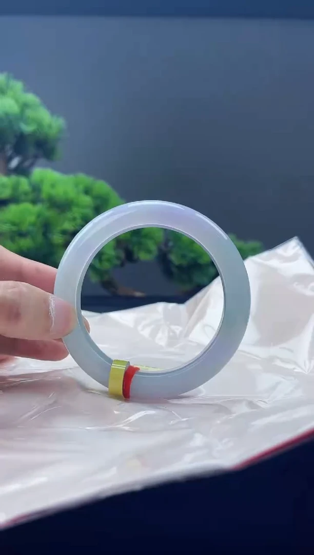 翡翠手镯未镶嵌手镯4