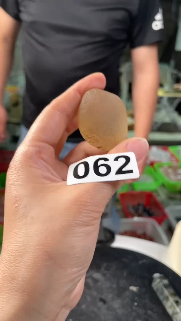 未镶嵌水晶大型摆件（非配饰）白水晶滚石062