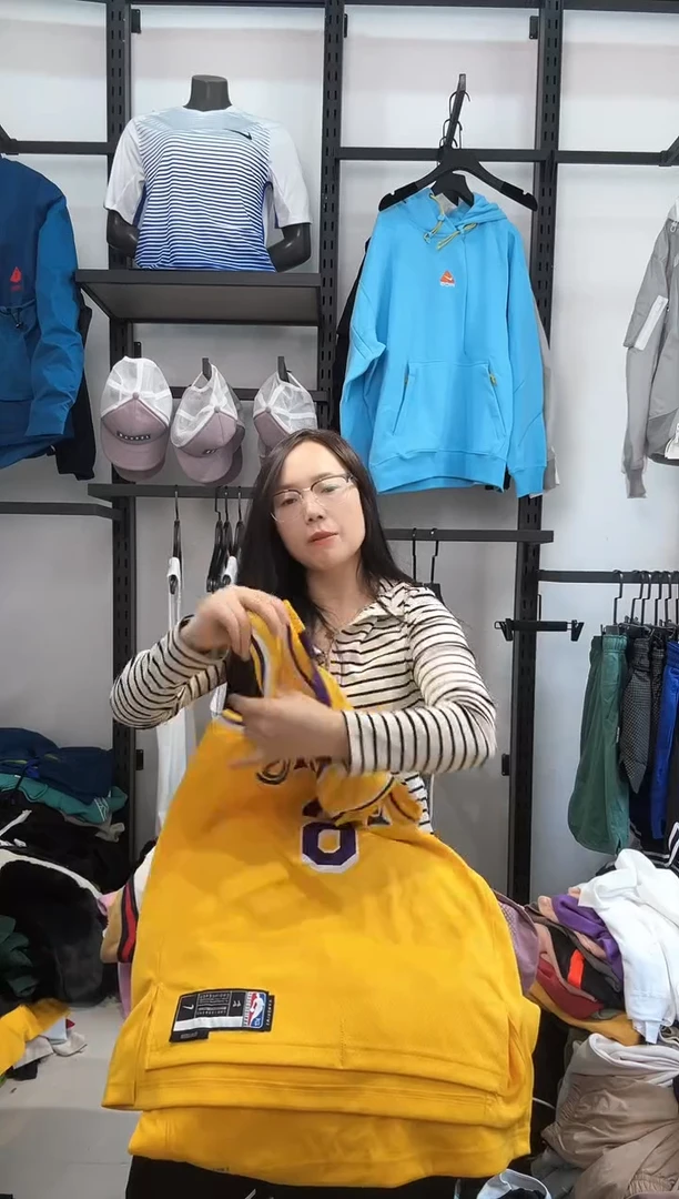2430  编码  耐克卫衣服饰瑕疵款过款为准 尺码